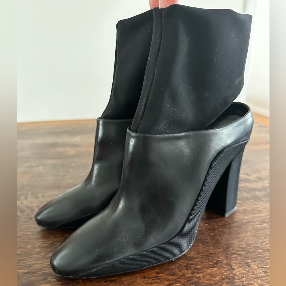 VIA SPIGA Black Leather Woman's Booties 7M. Ankle Boots.